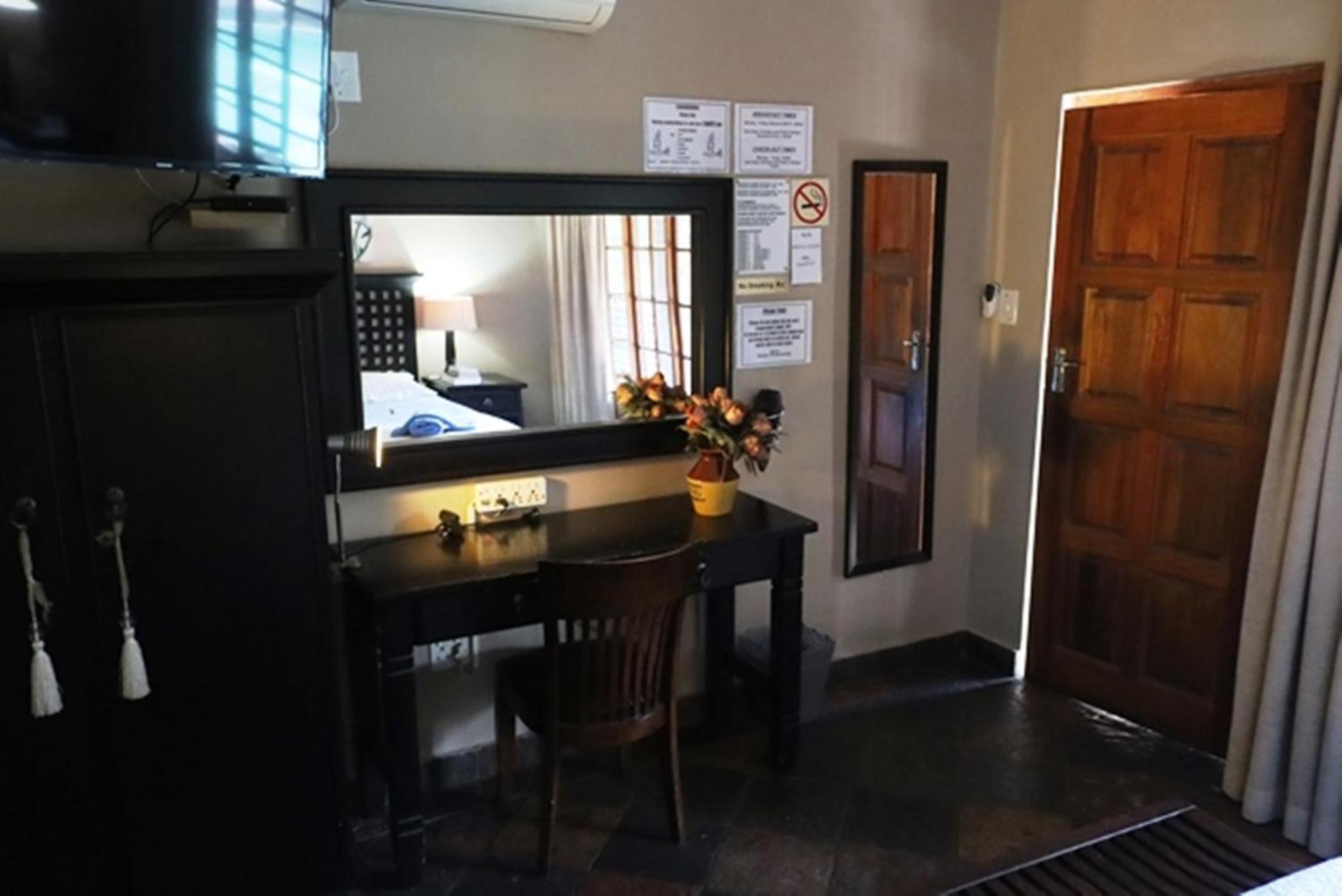 Royal Game Guest House ファラボルワ エクステリア 写真